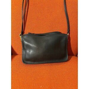 Vintage Coach Women's Basic Bag Black Leather Purse w/strap